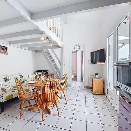 Dom wakacyjny Les Palmyriennes-4 By Interhome *